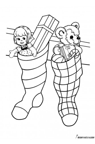 Раскраска Рождественские носки с куклой и медвежонком